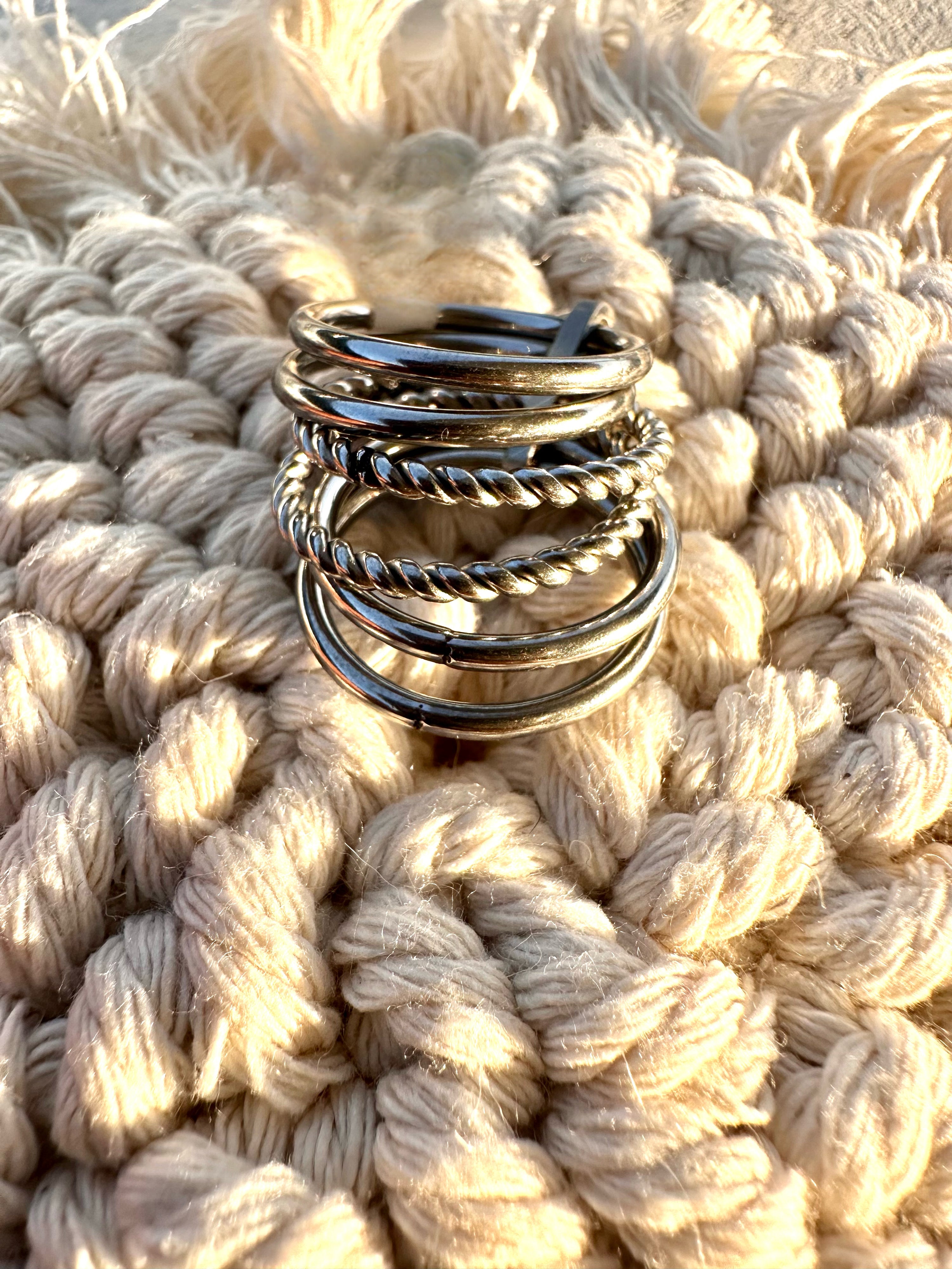 Six Circle Silver Ring with design