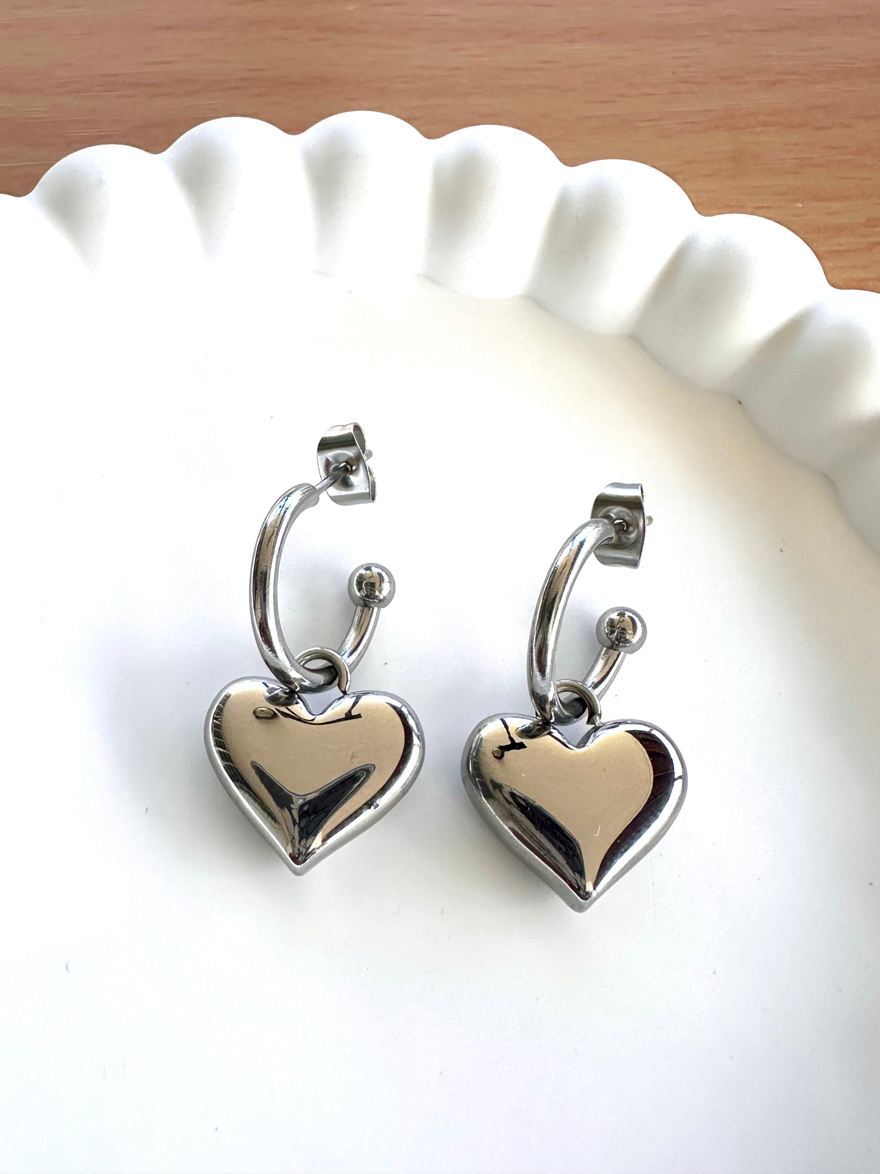 LUXE EARRINGS - HEART HOOP (SILVER)