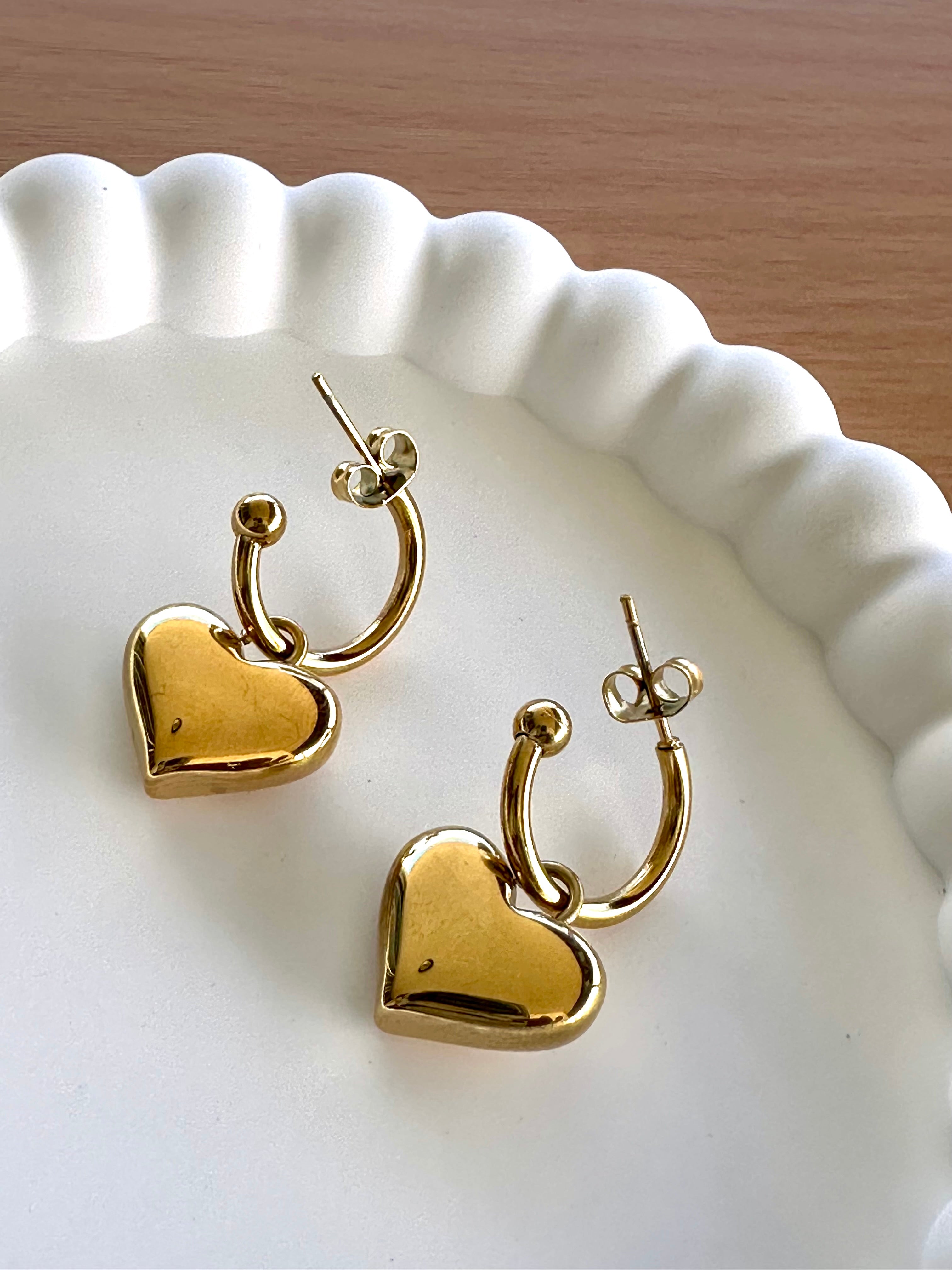 LUXE EARRINGS - HEART HOOP (Gold)
