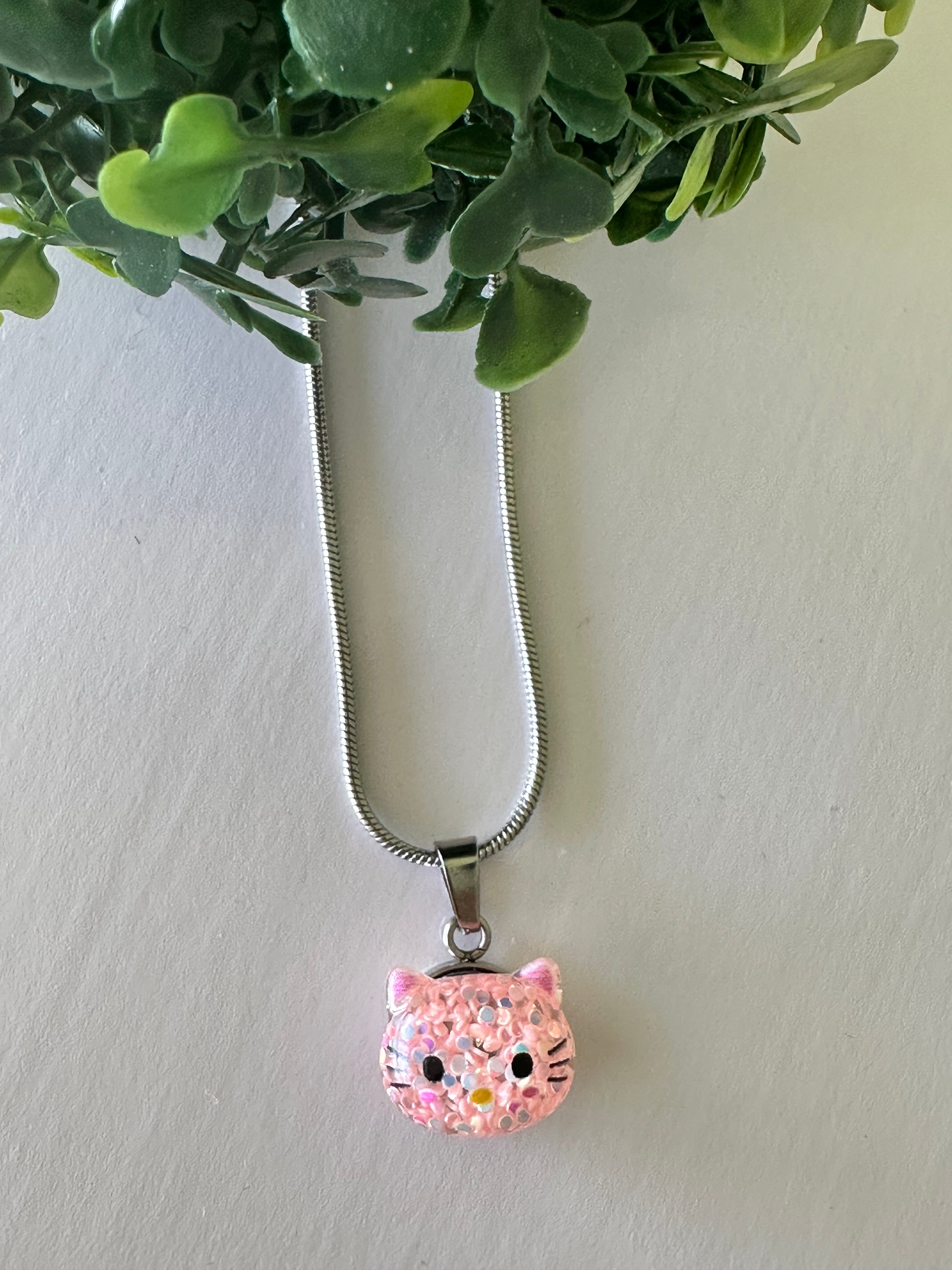 Extra small pendant with cat - silver