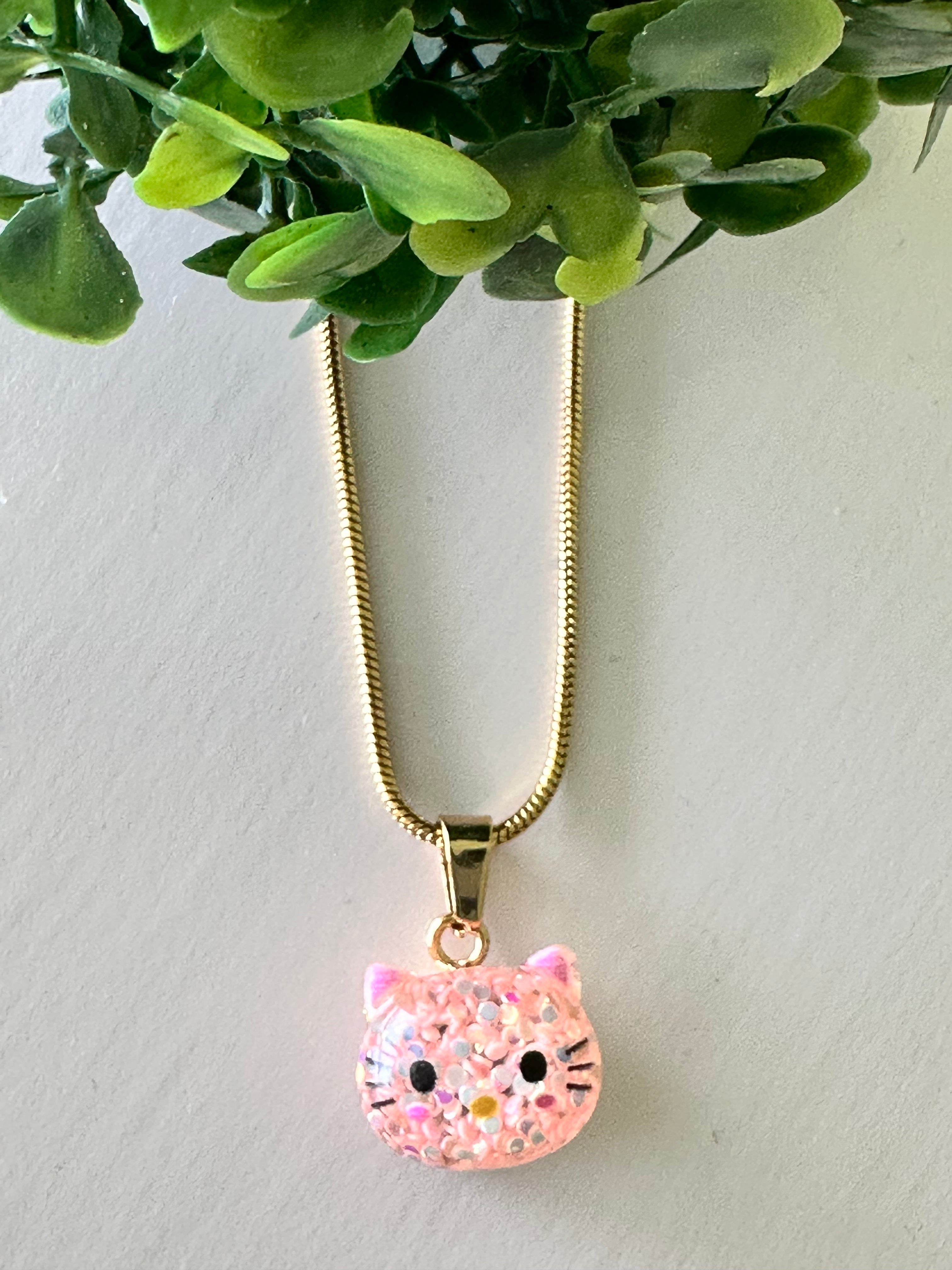 Extra small pendant with cat - gold