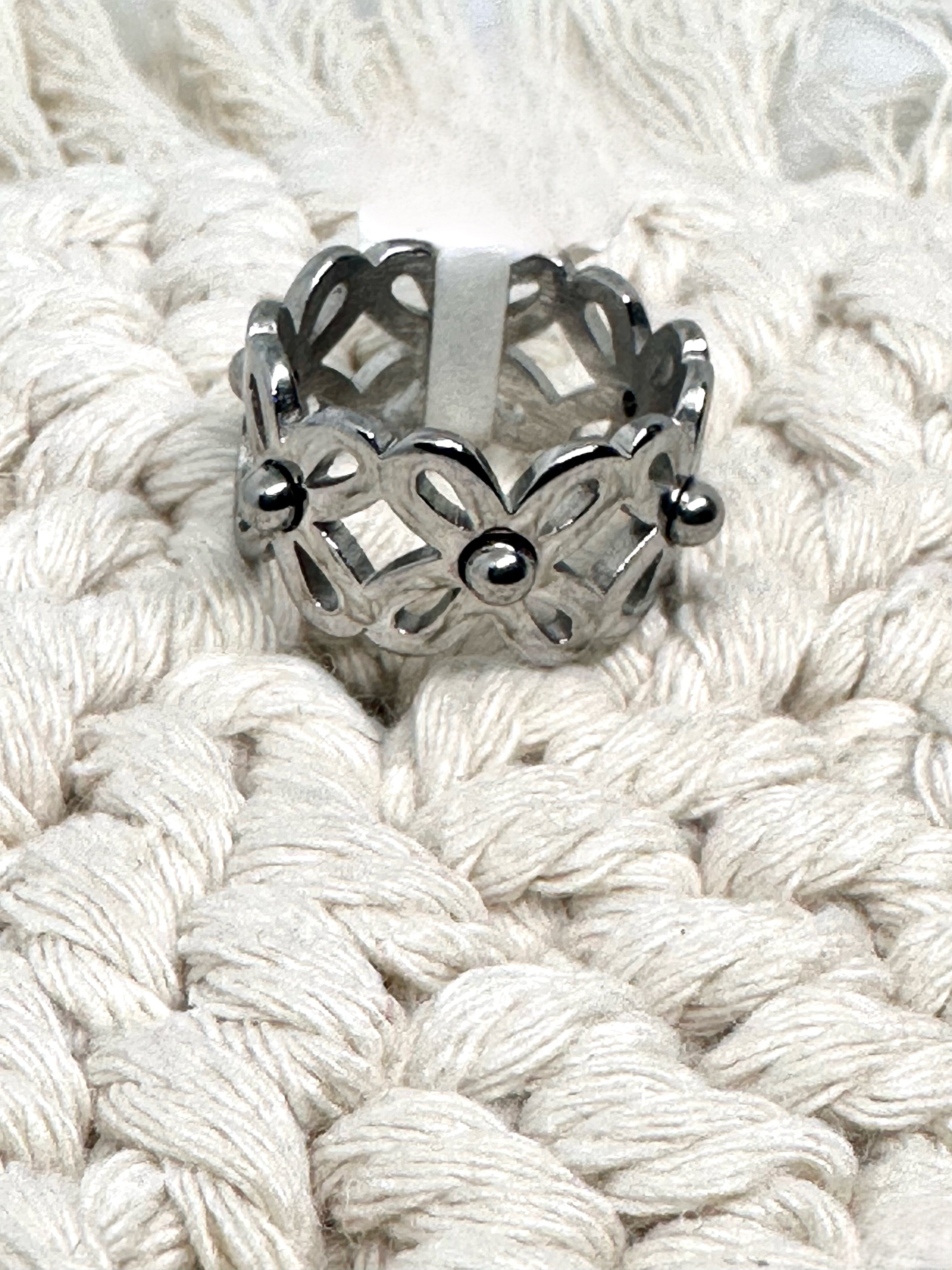 Cheerful Daisies Ring - Silver
