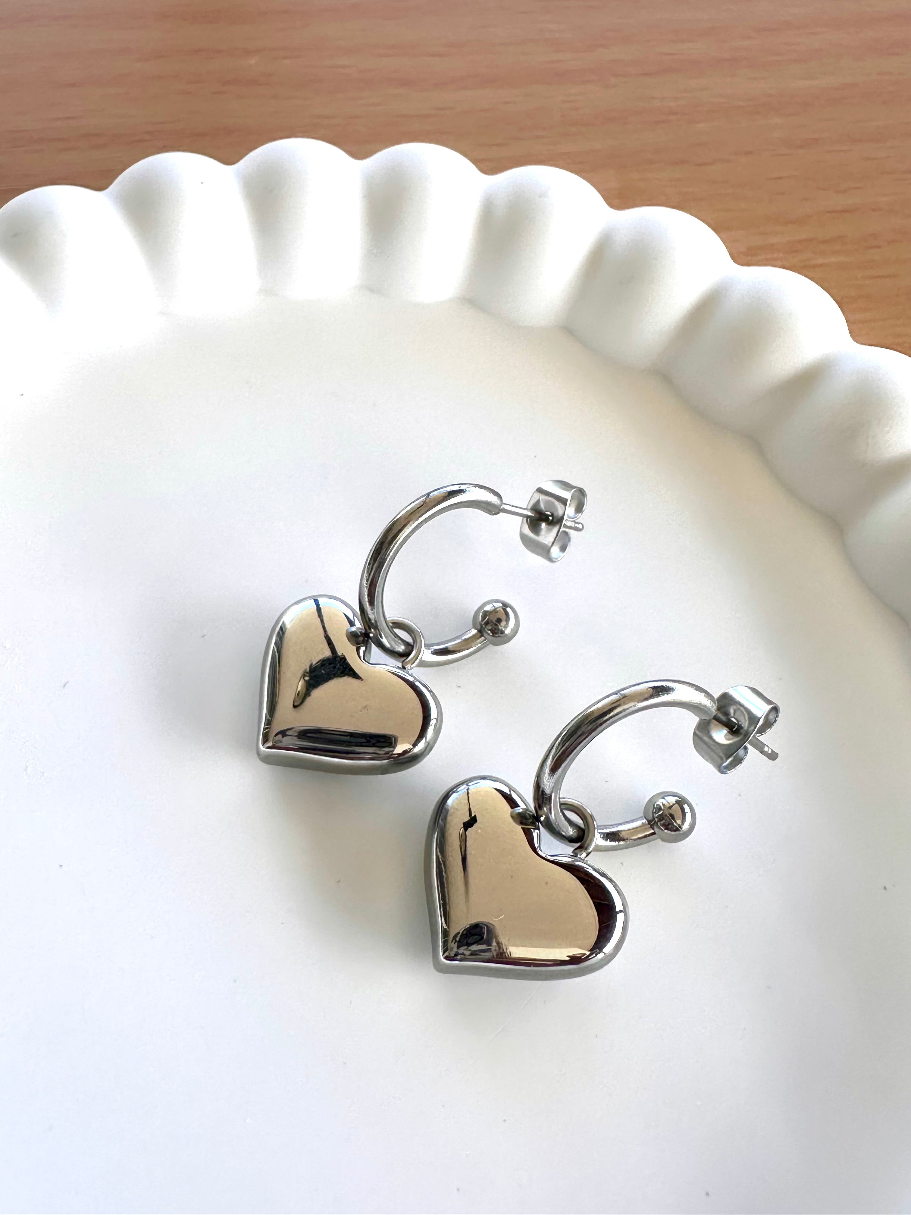 LUXE EARRINGS - HEART HOOP (SILVER)