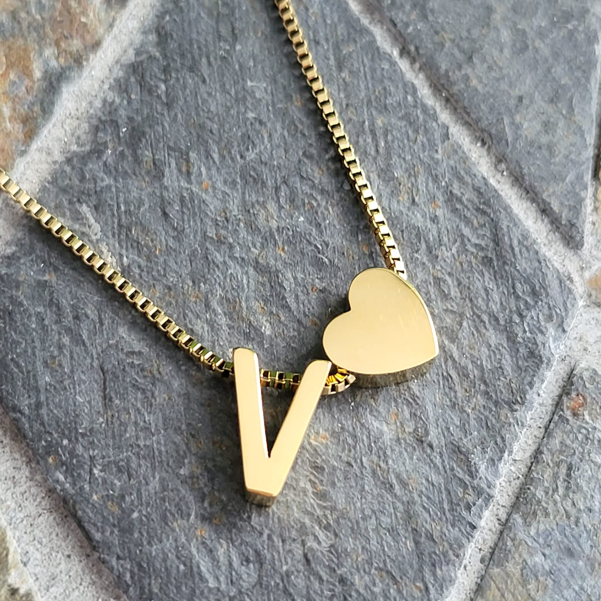 Necklace Initials Love - V