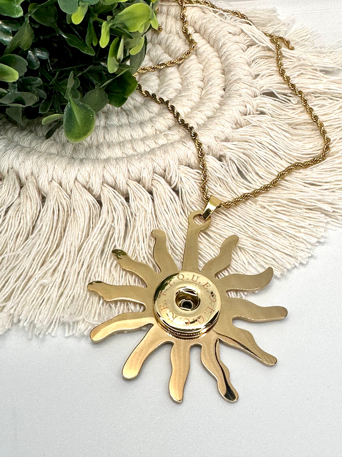 Luxe Pendant - Beach Sun (Gold)