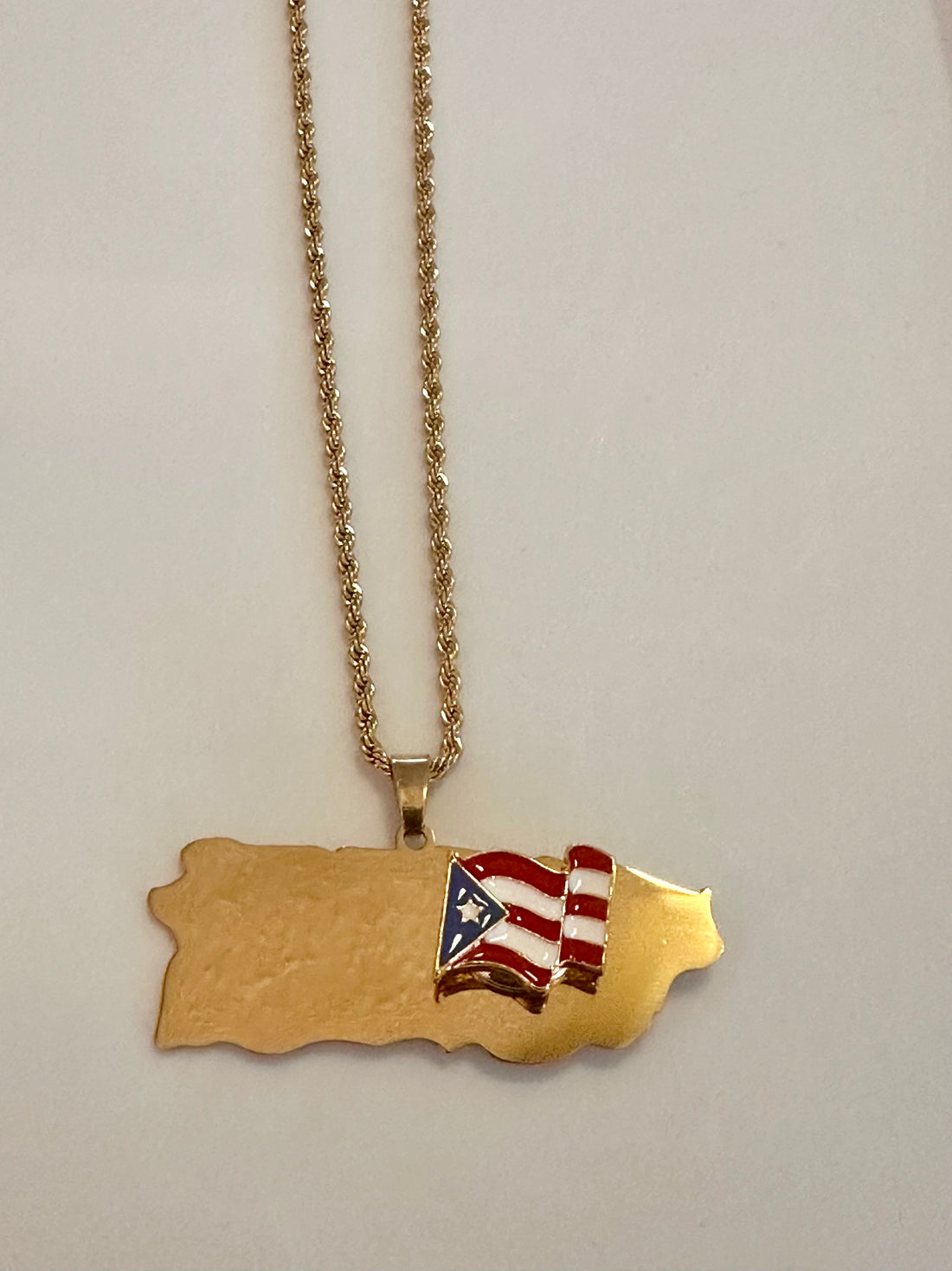 Collar de Puerto Rico 🇵🇷 con bandera - dorado