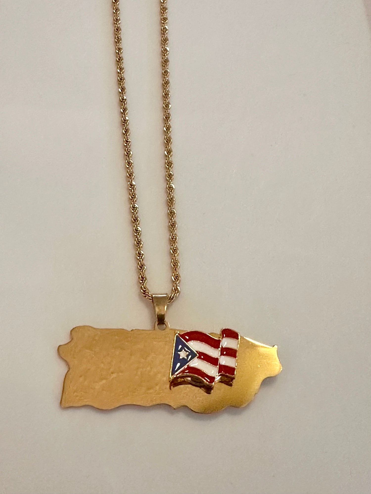 Collar de Puerto Rico 🇵🇷 con bandera - dorado