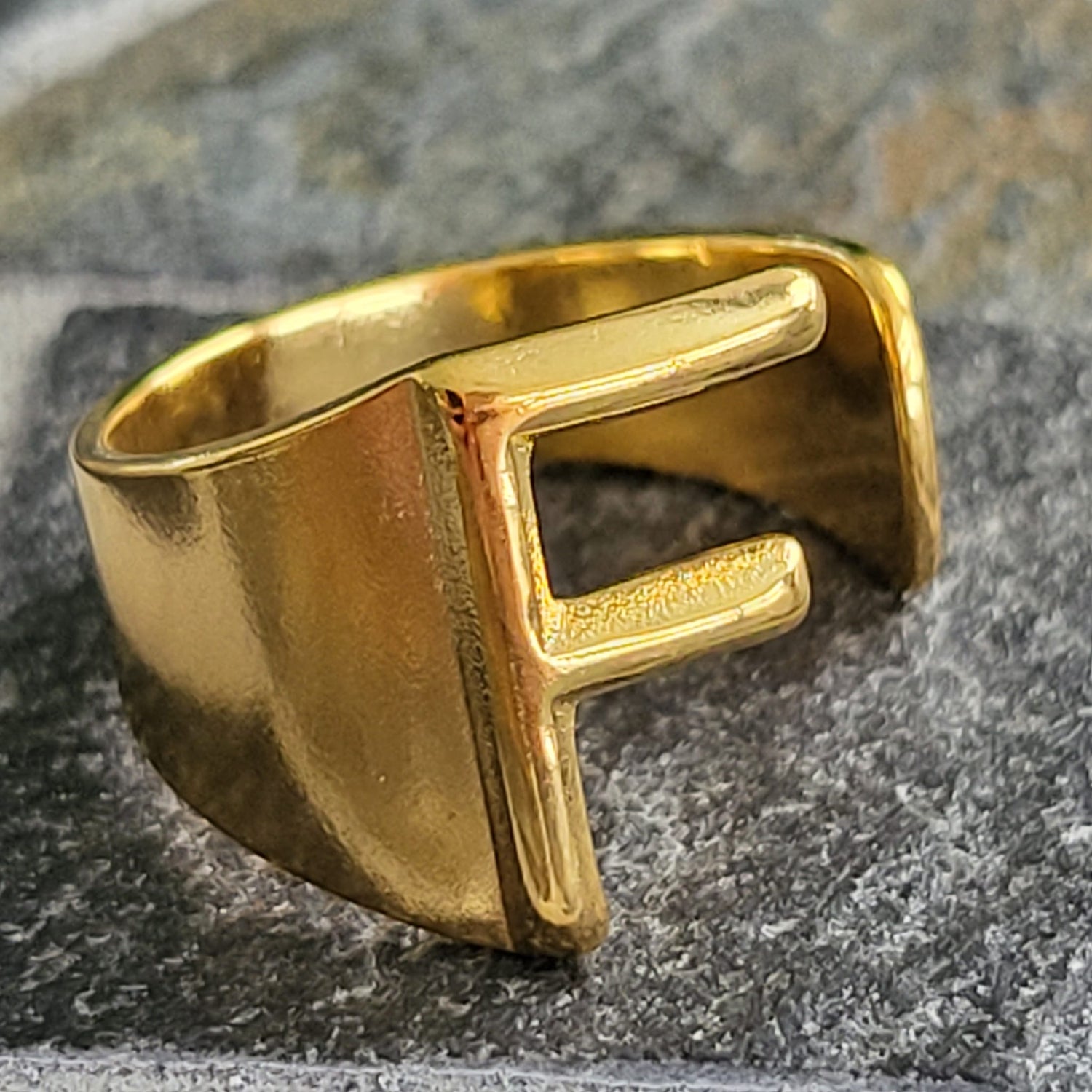 Luxe Ring - Initial- F