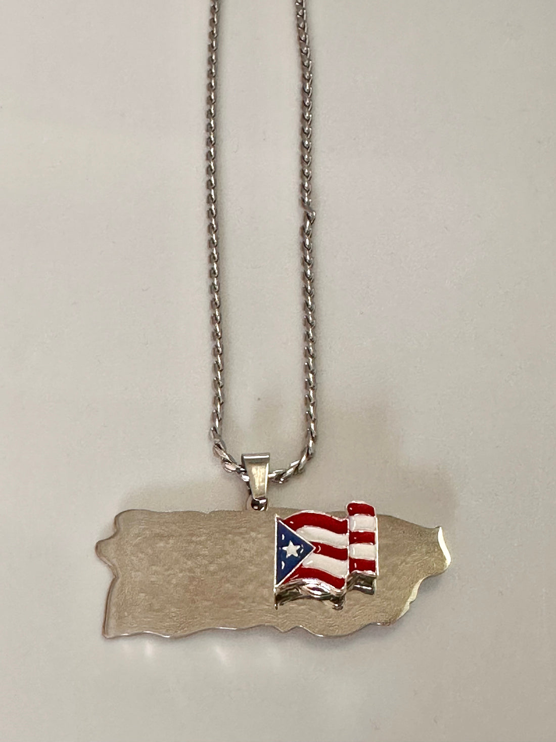 Collar de Puerto Rico 🇵🇷 con bandera - plateado