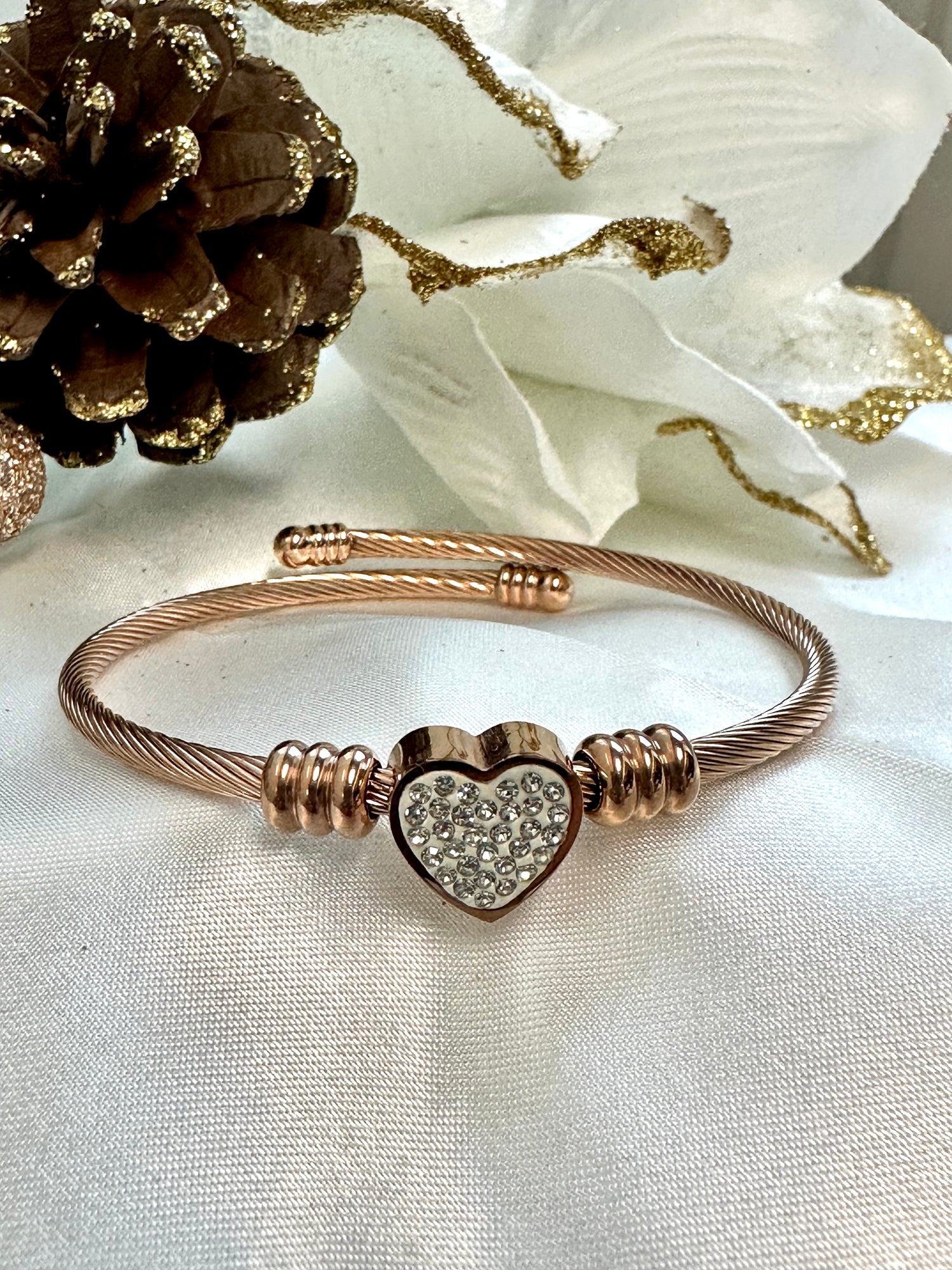 Luxe Staineless Steel Wire Bangle - Delicate Pave Crystals Heart - Rose Gold