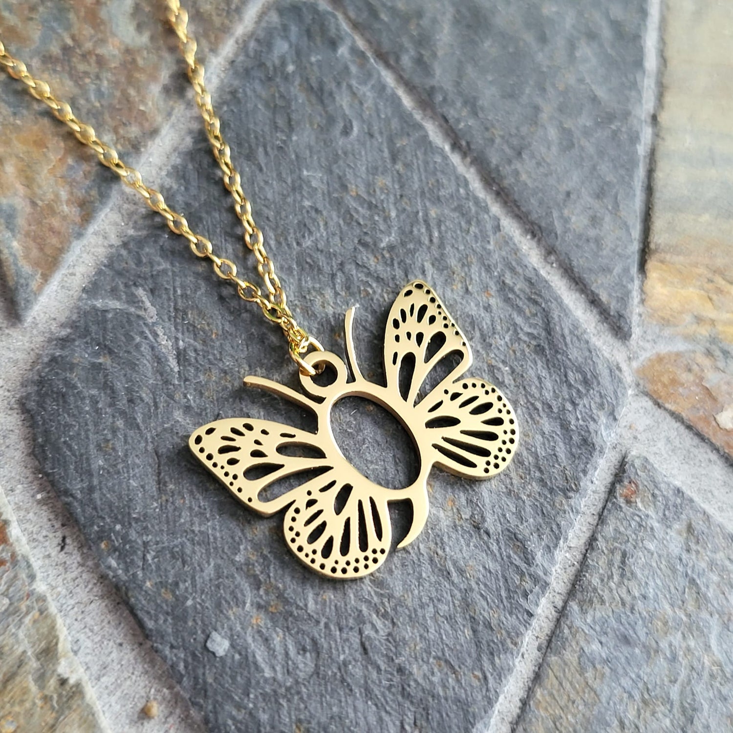 Necklace Initials Butterfly- Q