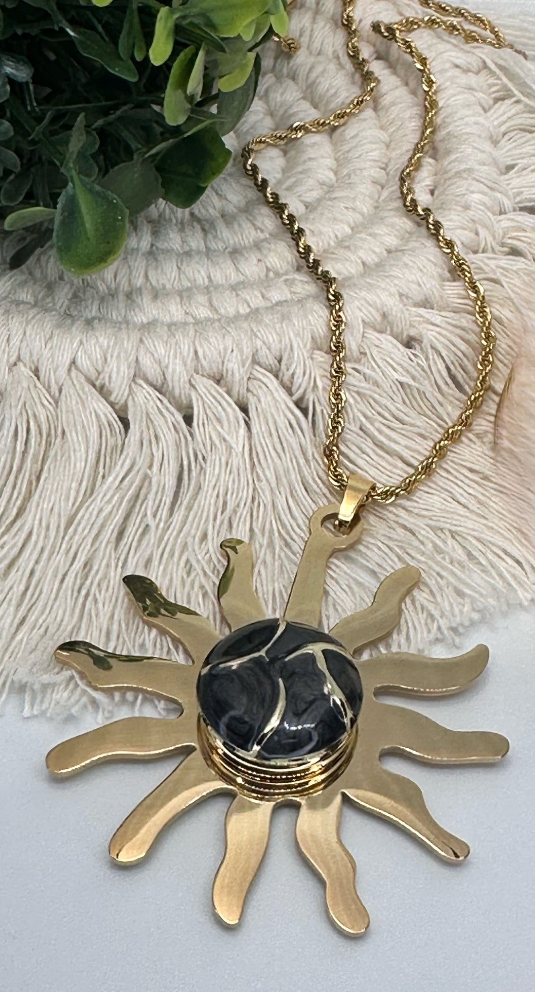 Luxe Pendant - Beach Sun (Gold)