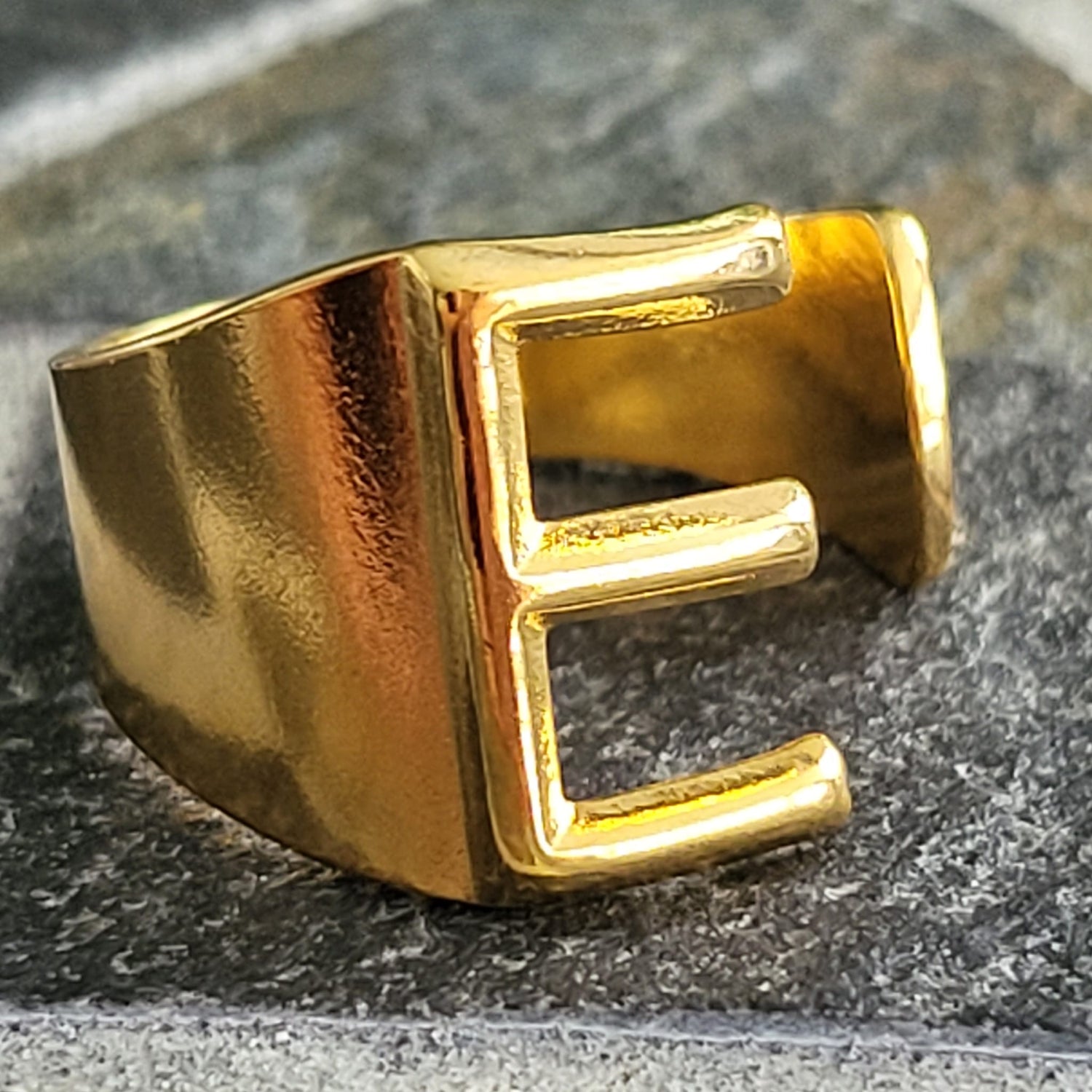 Luxe Ring - Initial- E