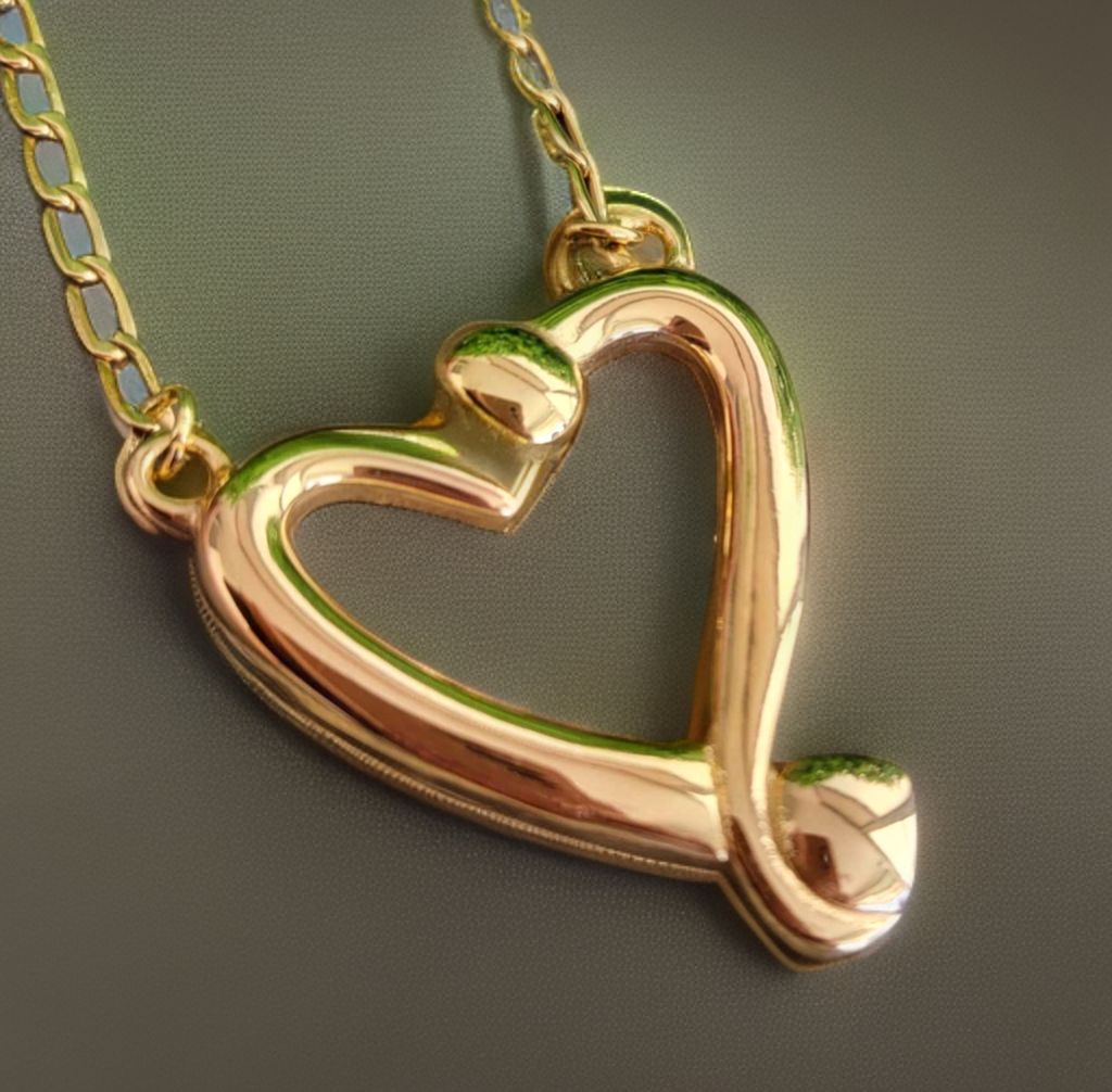 LUXE SS NECKLACE - MOTHERS EMBRACE HEART (GOLD)