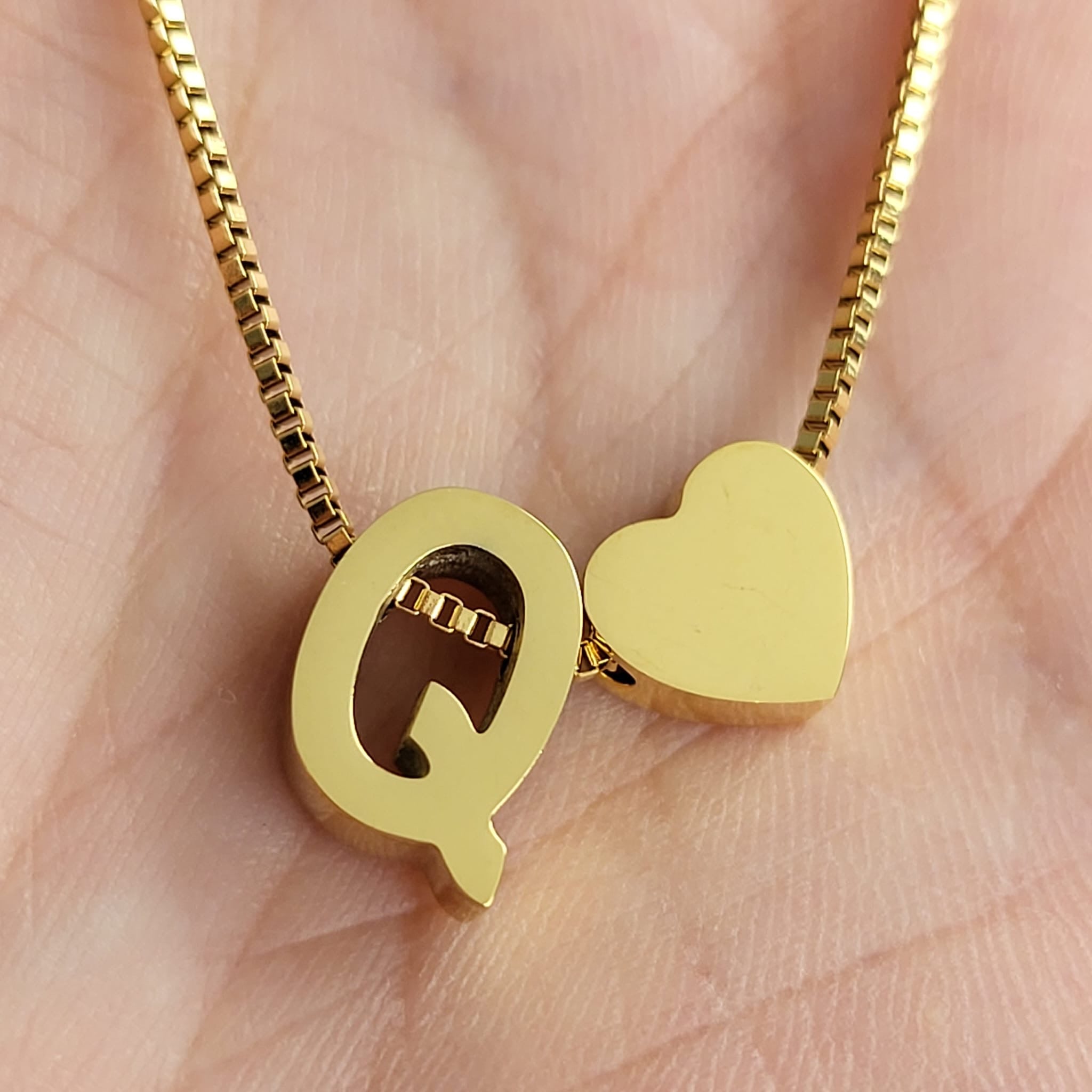 Necklace Initials Love - Q