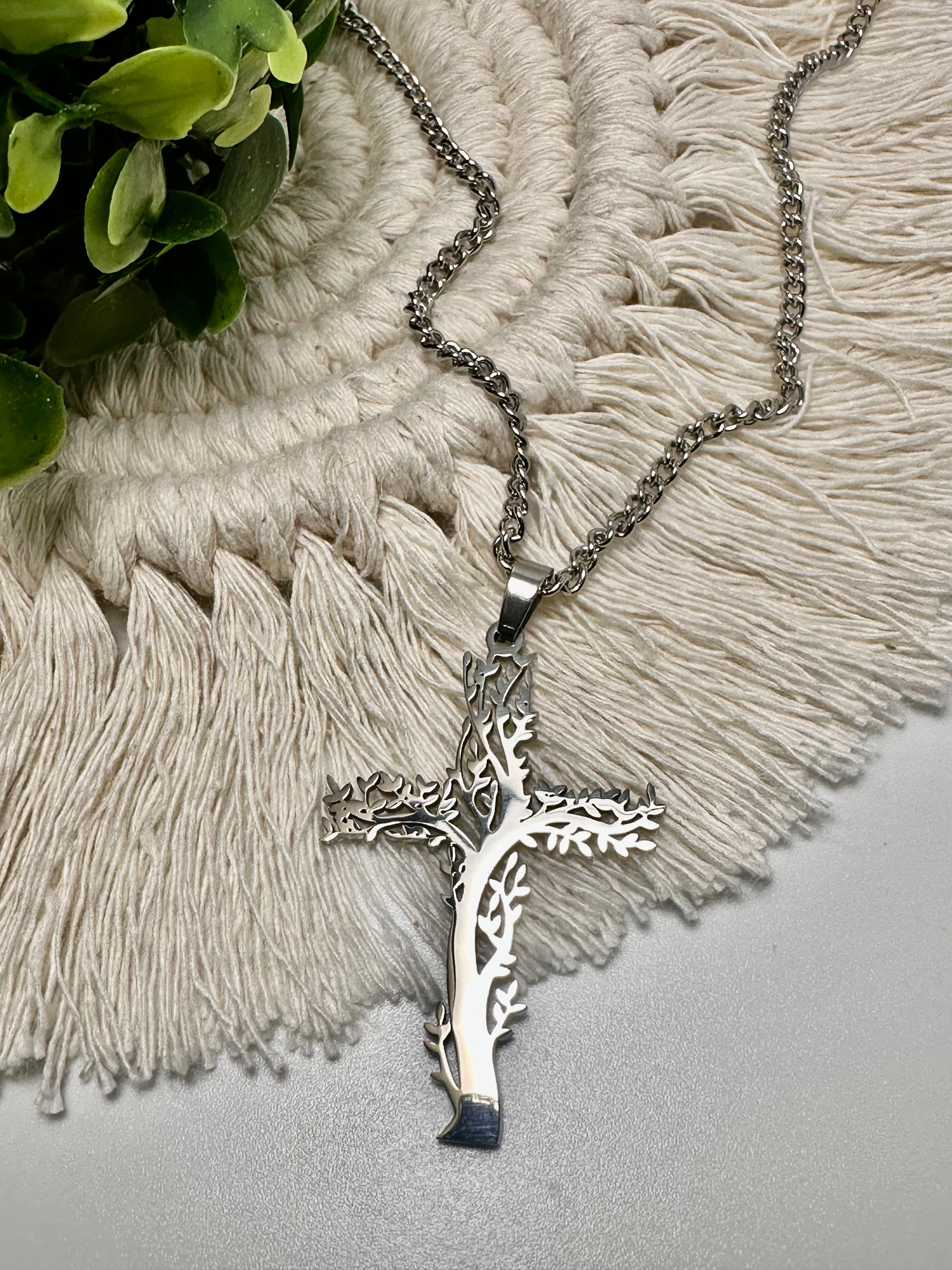 Luxe Cross Pendant - Silver